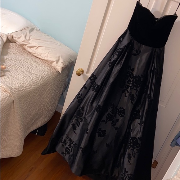 Ballgown - Picture 2 of 7